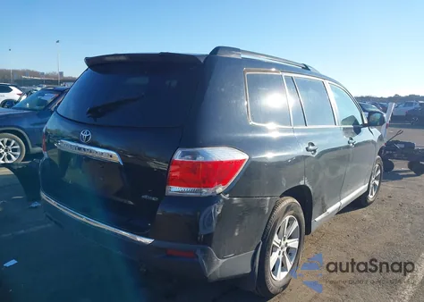 2012 Toyota Highlander Base V6 z USA, uszkodzony, nr VIN 5TDBK3EH1CS156049
